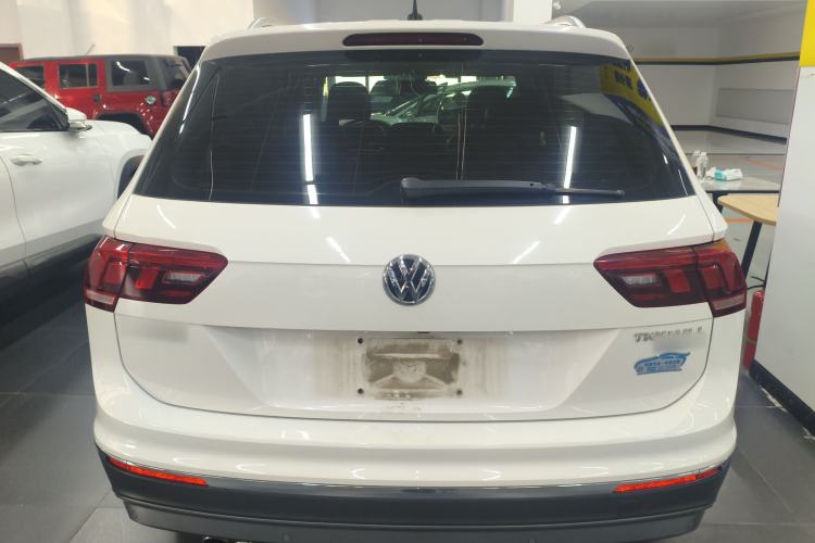 Used Volkswagen Tiguan L 2018 Facelift 330TSI Automatic Two-Wheel Drive Luxury Edition Exterior 4