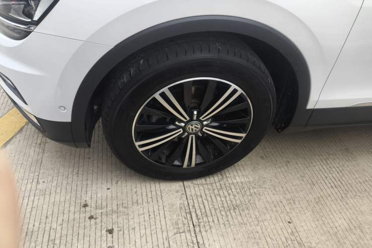Used Volkswagen Tiguan L 2018 Revised 330TSI Automatic Two-Wheel Drive Flagship Edition Exterior 4