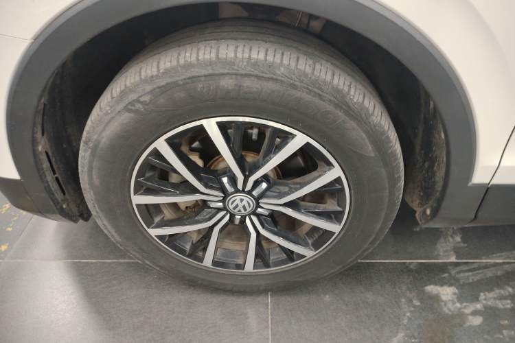 Used Volkswagen Tiguan L 2018 280TSI Automatic Two-Wheel Drive Comfort Edition Exterior 4