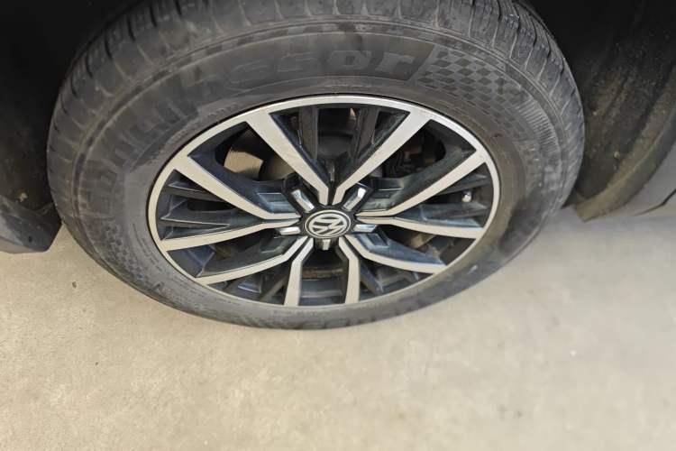 Used Volkswagen Tiguan L 2018 Facelift 330TSI Automatic Two-Wheel Drive Luxury Edition Exterior 5