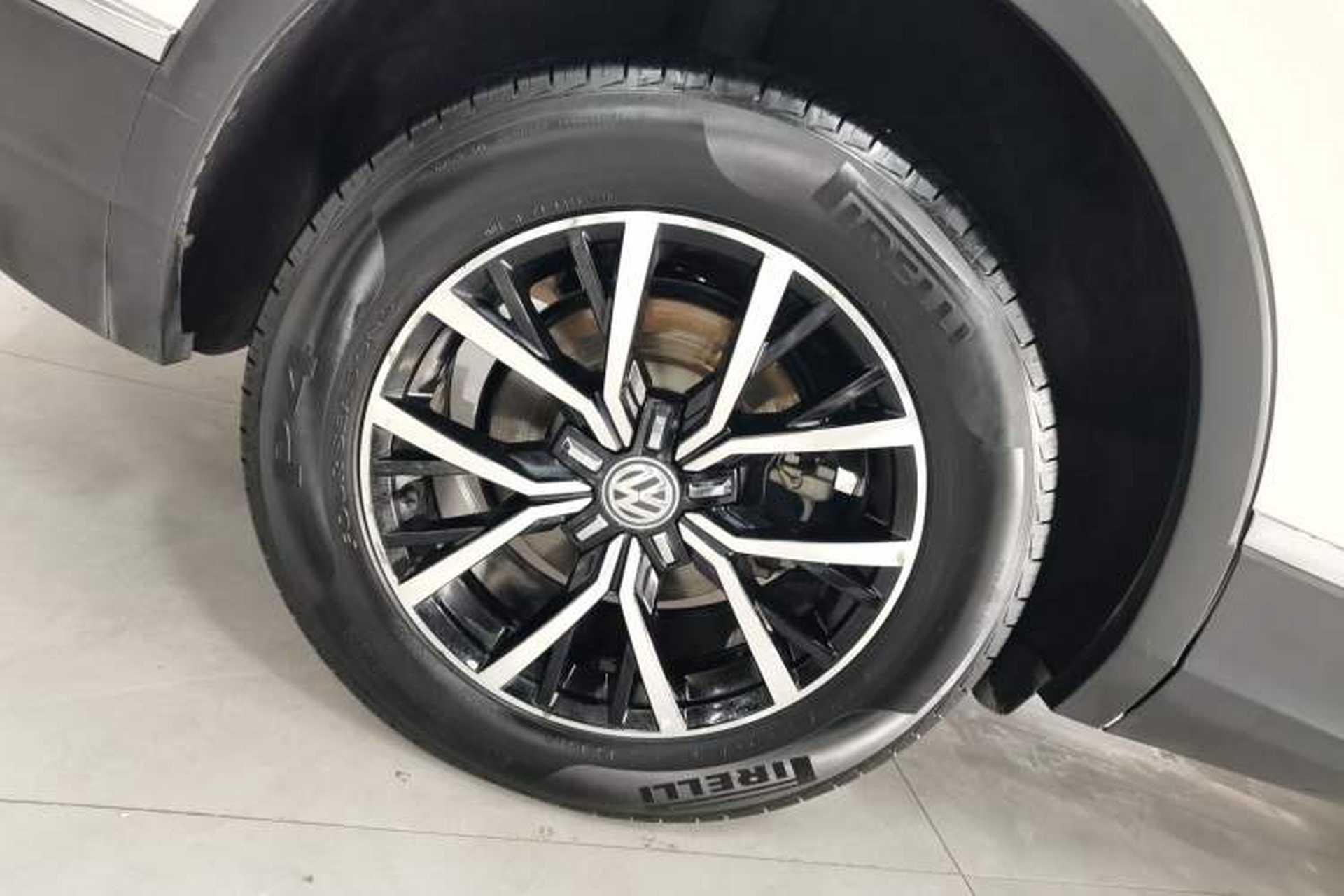 Used Volkswagen Tiguan L 2018 330TSI Automatic Two-Wheel Drive Luxury Edition Exterior 5