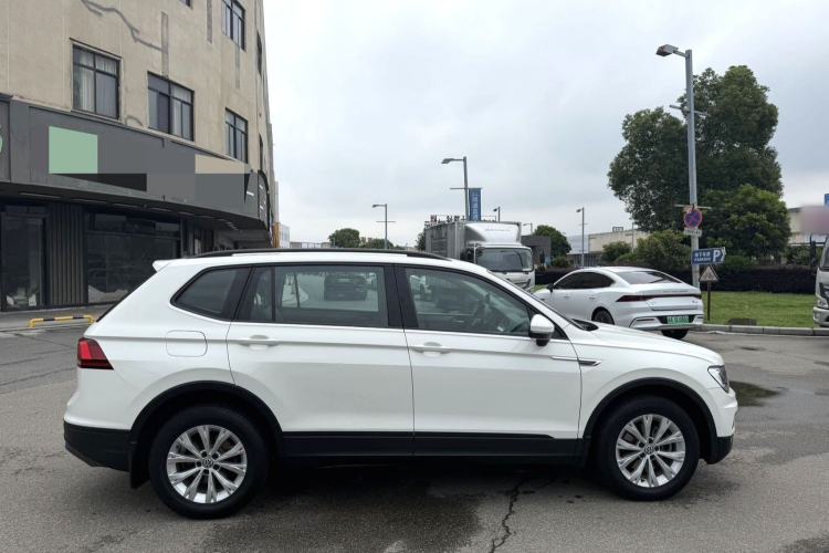 Used Volkswagen Tiguan L 2018 330TSI Automatic Two-Wheel Drive Luxury Edition Exterior 5