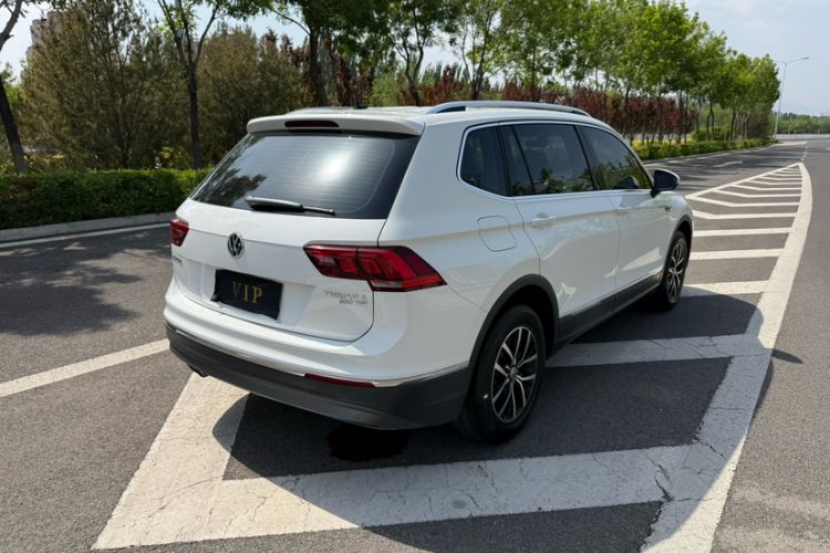 Used Volkswagen Tiguan L 2018 330TSI Automatic Two-Wheel Drive Luxury Edition Exterior 6