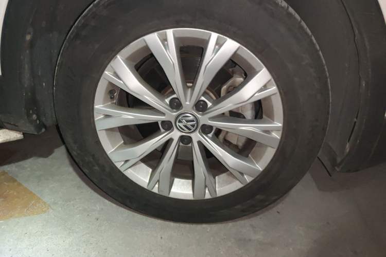 Used Volkswagen Tiguan L 2018 330TSI Automatic Two-Wheel Drive Luxury Edition Exterior 7