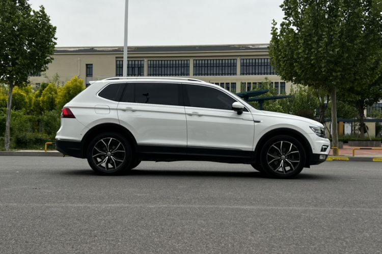 Used Volkswagen Tiguan L 2018 330TSI Automatic Two-Wheel Drive Flagship Edition Exterior 8