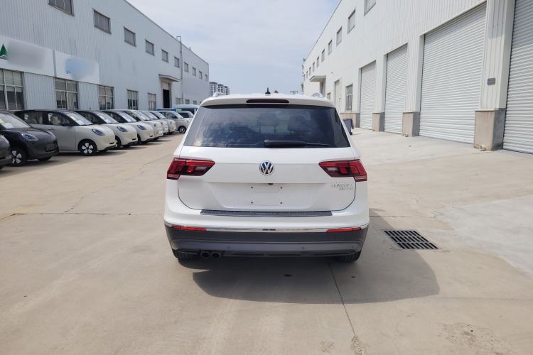 Used Volkswagen Tiguan L 2018 330TSI Automatic Two-Wheel Drive Luxury Edition Exterior 9