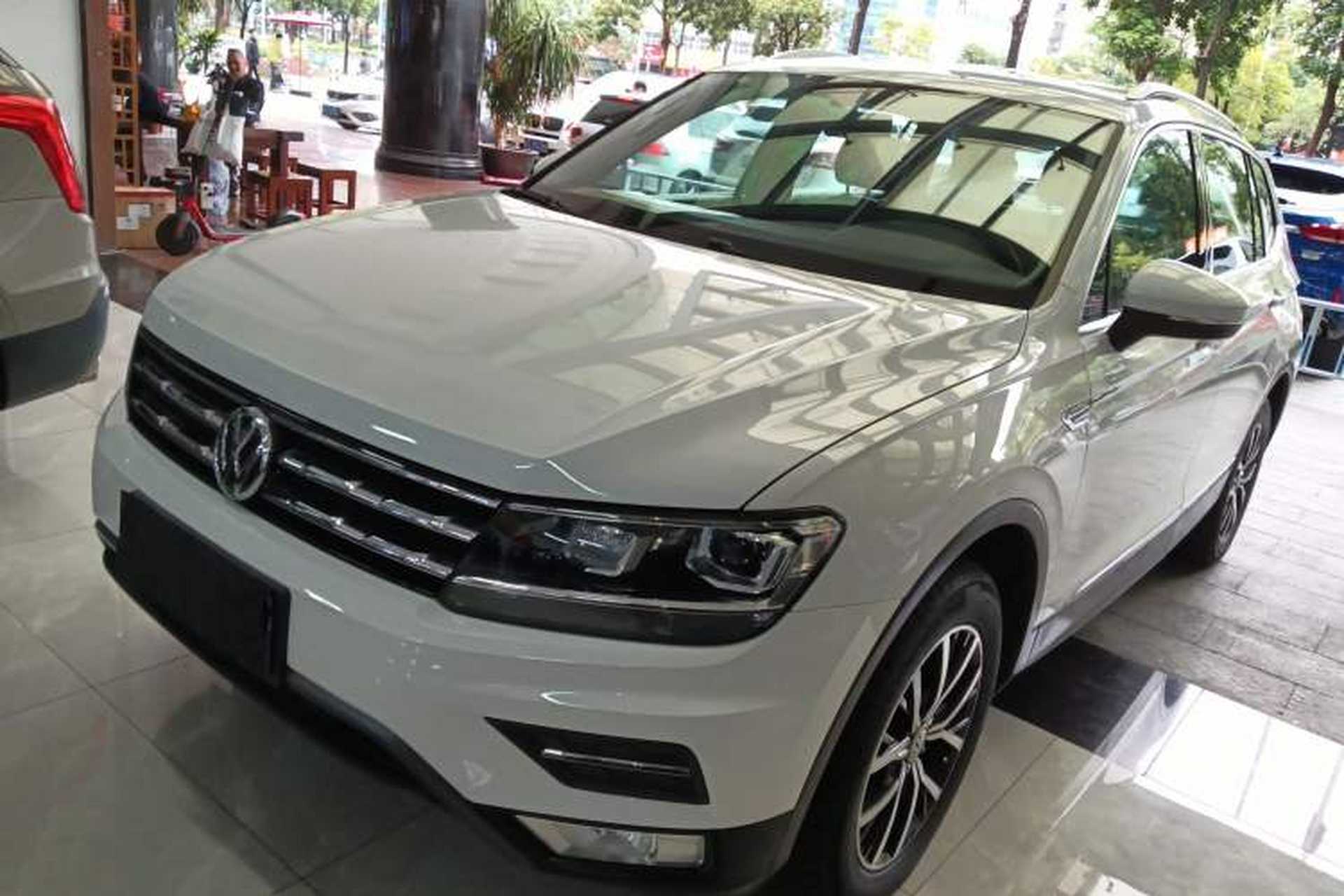 Used Volkswagen Tiguan L 2018 330TSI Automatic Two-Wheel Drive Comfort Edition Front Left 45 Deg