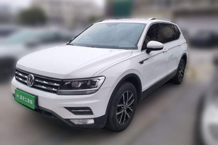 Used Volkswagen Tiguan L 2018 330TSI Automatic Two-Wheel Drive Comfort Edition Front Left 45 Deg