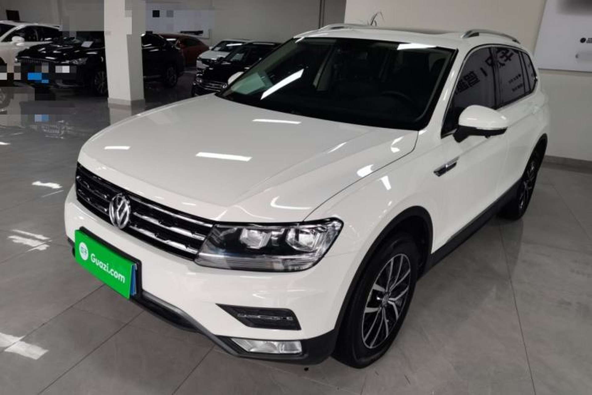 Used Volkswagen Tiguan L 2018 330TSI Automatic Two-Wheel Drive Luxury Edition Front Left 45 Deg