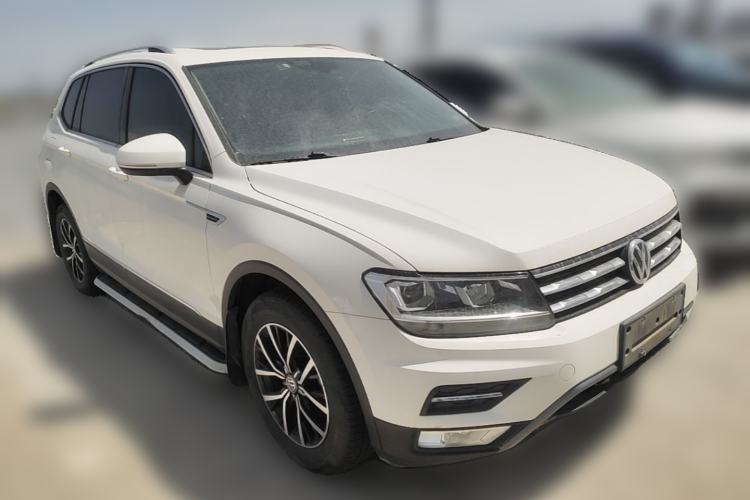 Used Volkswagen Tiguan L 2018 Facelift 330TSI Automatic Two-Wheel Drive Luxury Edition Front Right 45 Deg