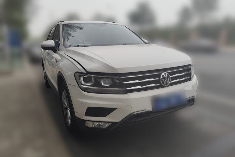 Used Volkswagen Tiguan L 2018 330TSI Automatic Two-Wheel Drive Luxury Edition Front Right 45 Deg