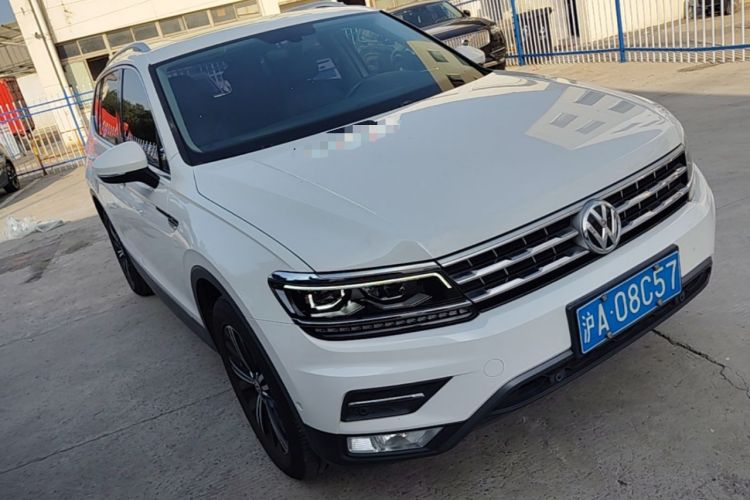 Used Volkswagen Tiguan L 2018 330TSI Automatic Two-Wheel Drive Flagship Edition Front Right 45 Deg