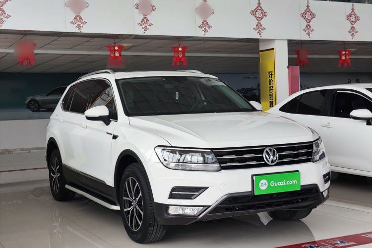 Used Volkswagen Tiguan L 2018 330TSI Automatic Two-Wheel Drive Luxury Edition Front Right 45 Deg