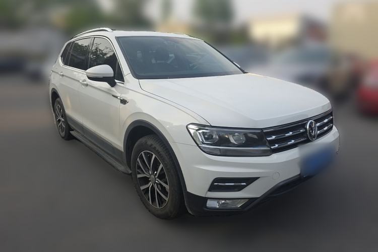 Used Volkswagen Tiguan L 2018 330TSI Automatic Two-Wheel Drive Luxury Edition Front Right 45 Deg