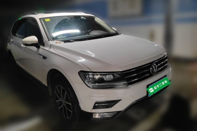 Used Volkswagen Tiguan L 2018 Facelift 330TSI Automatic Two-Wheel Drive Luxury Edition Front Right 45 Deg