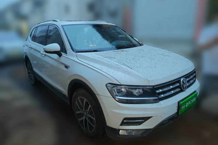 Used Volkswagen Tiguan L 2018 330TSI Automatic Two-Wheel Drive Luxury Edition Front Right 45 Deg