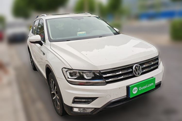 Used Volkswagen Tiguan L 2018 Facelift 330TSI Automatic Two-Wheel Drive Luxury Edition Front Right 45 Deg