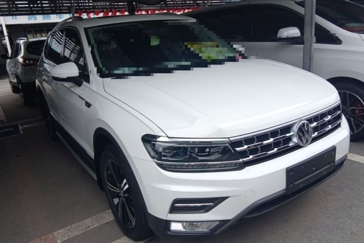 Used Volkswagen Tiguan L 2018 380TSI Automatic All-Wheel Drive Luxury Edition Front Right 45 Deg