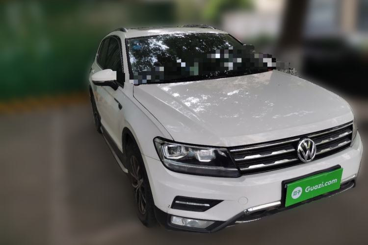 Used Volkswagen Tiguan L 2018 330TSI Automatic Two-Wheel Drive Luxury Edition Front Right 45 Deg
