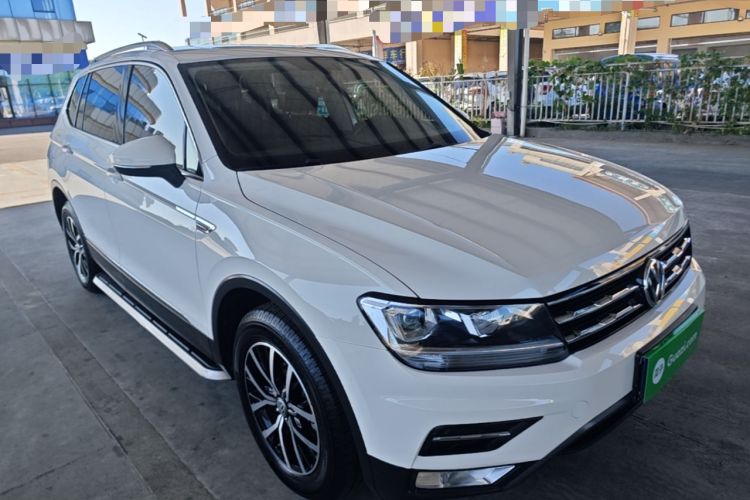 Used Volkswagen Tiguan L 2018 330TSI Automatic Two-Wheel Drive Luxury Edition Front Right 45 Deg