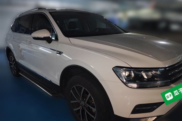 Used Volkswagen Tiguan L 2018 Facelift 330TSI Automatic Two-Wheel Drive Luxury Edition Front Right 45 Deg
