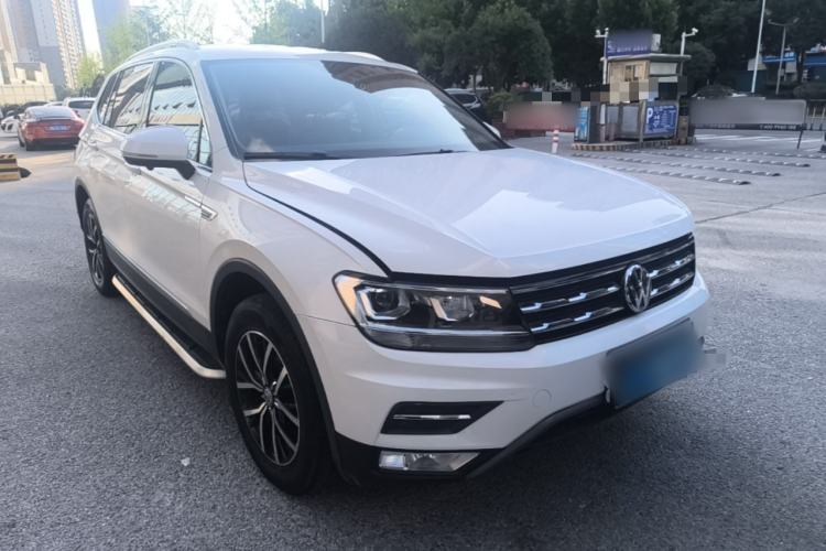 Used Volkswagen Tiguan L 2018 Revised Version 330TSI Automatic Two-Wheel Drive Comfort Edition Front Right 45 Deg