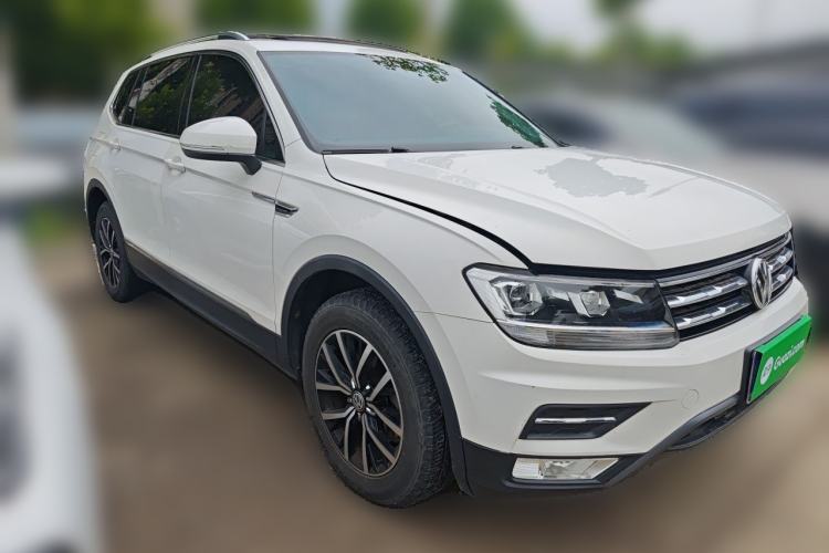 Used Volkswagen Tiguan L 2018 Facelift 330TSI Automatic Two-Wheel Drive Luxury Edition Front Right 45 Deg