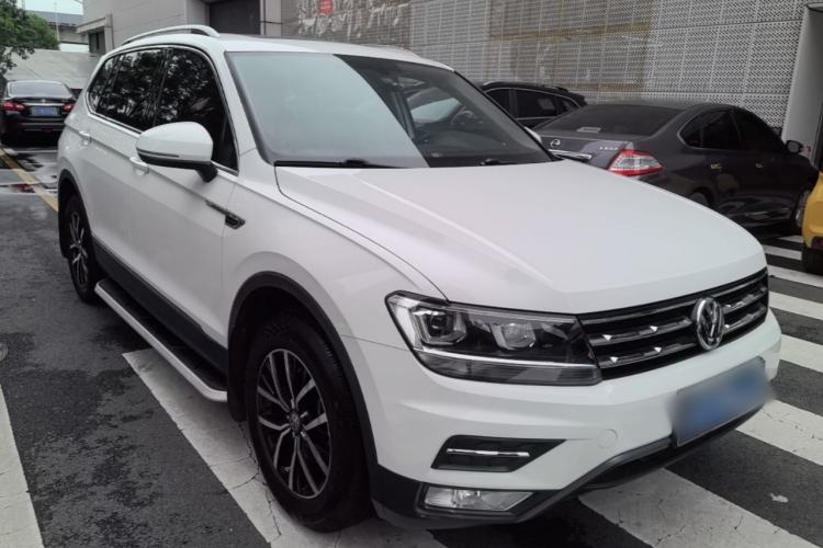 Used Volkswagen Tiguan L 2018 Facelift 330TSI Automatic Two-Wheel Drive Luxury Edition Front Right 45 Deg