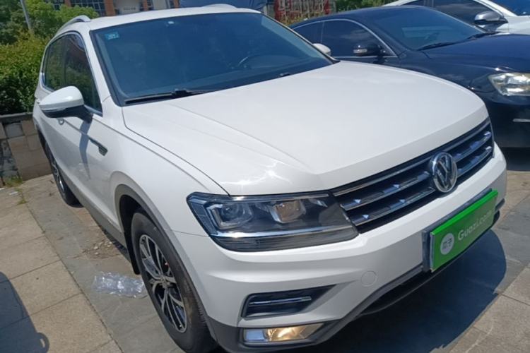 Used Volkswagen Tiguan L 2018 330TSI Automatic Two-Wheel Drive Luxury Edition Front Right 45 Deg