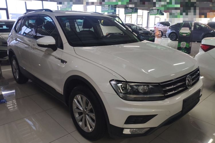 Used Volkswagen Tiguan L 2018 330TSI Automatic Two-Wheel Drive Luxury Edition Front Right 45 Deg