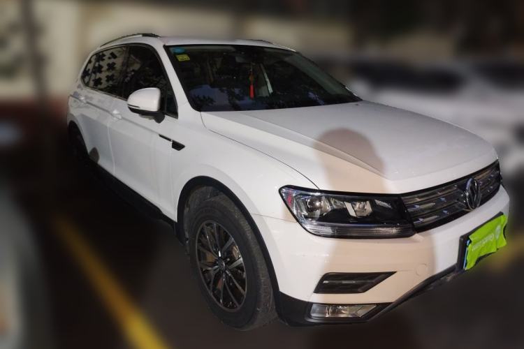 Used Volkswagen Tiguan L 2018 Facelift 330TSI Automatic Two-Wheel Drive Luxury Edition Front Right 45 Deg