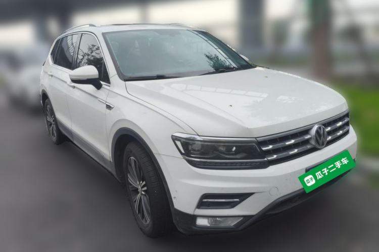 Used Volkswagen Tiguan L 2018 330TSI Automatic Two-Wheel Drive Flagship Edition Front Right 45 Deg