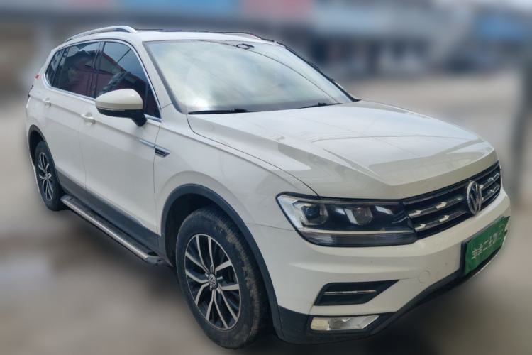 Used Volkswagen Tiguan L 2018 330TSI Automatic Two-Wheel Drive Luxury Edition Front Right 45 Deg