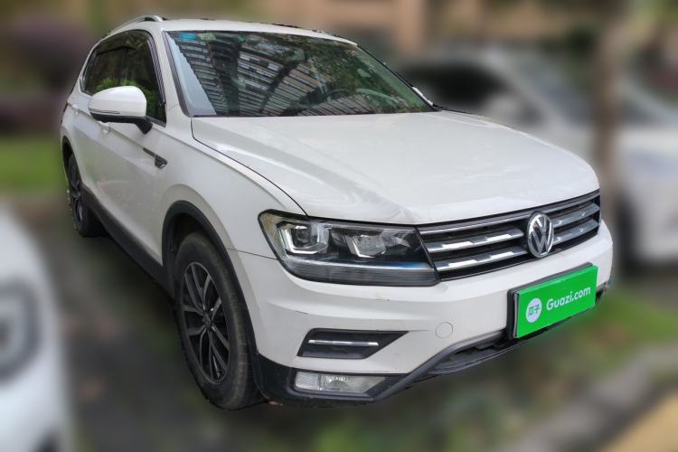 Used Volkswagen Tiguan L 2018 280TSI Automatic Two-Wheel Drive Comfort Edition Front Right 45 Deg