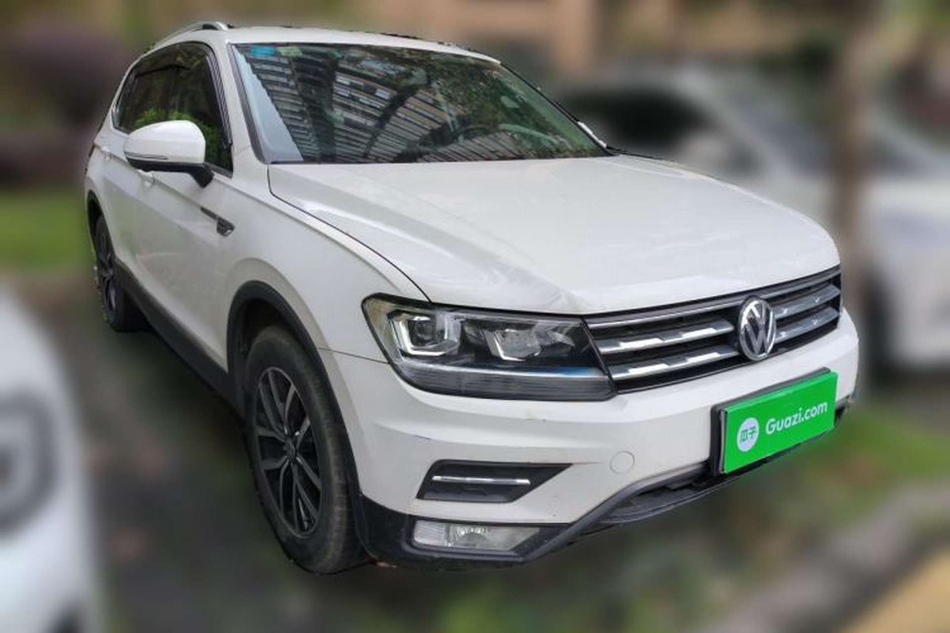 Used Volkswagen Tiguan L 2018 280TSI Automatic Two-Wheel Drive Comfort Edition Front Right 45 Deg