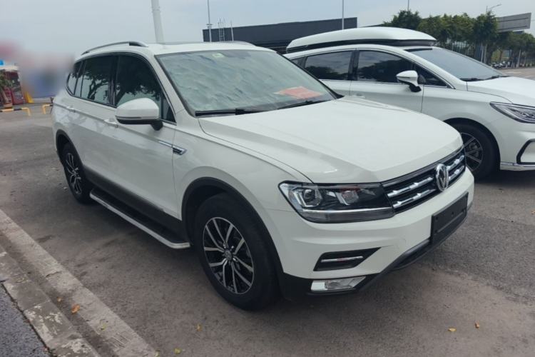Used Volkswagen Tiguan L 2018 Facelift 330TSI Automatic Two-Wheel Drive Luxury Edition Front Right 45 Deg