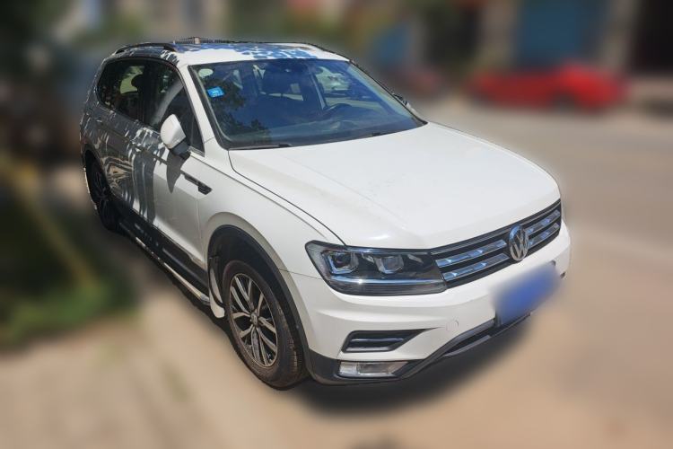 Used Volkswagen Tiguan L 2018 330TSI Automatic Two-Wheel Drive Comfort Edition Front Right 45 Deg