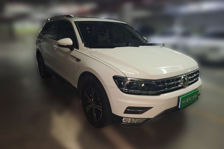 Used Volkswagen Tiguan L 2018 380TSI Automatic All-Wheel Drive Luxury Edition Front Right 45 Deg