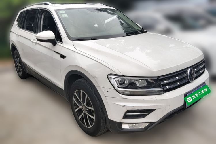 Used Volkswagen Tiguan L 2018 330TSI Automatic Two-Wheel Drive Luxury Edition Front Right 45 Deg