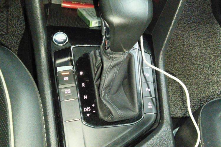 Used Volkswagen Tiguan L 2018 330TSI Automatic Two-Wheel Drive Flagship Edition Gear Lever