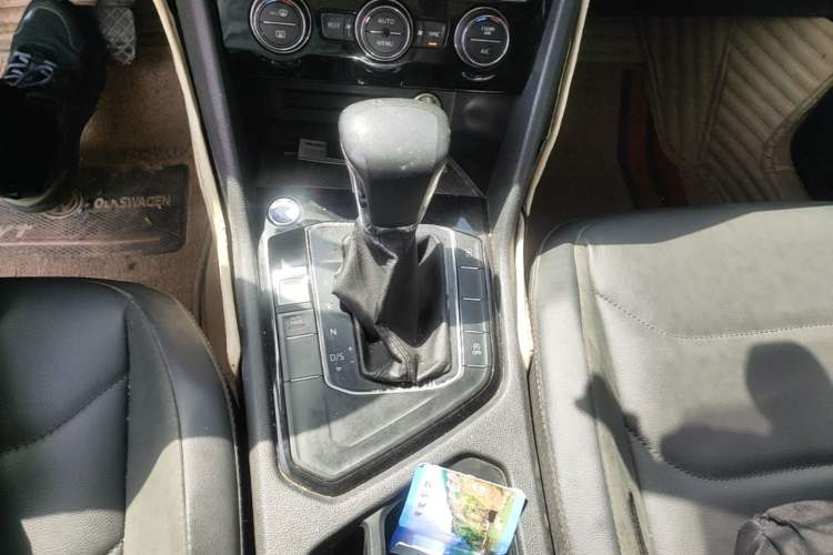Used Volkswagen Tiguan L 2018 Facelift 330TSI Automatic Two-Wheel Drive Luxury Edition Gear Lever