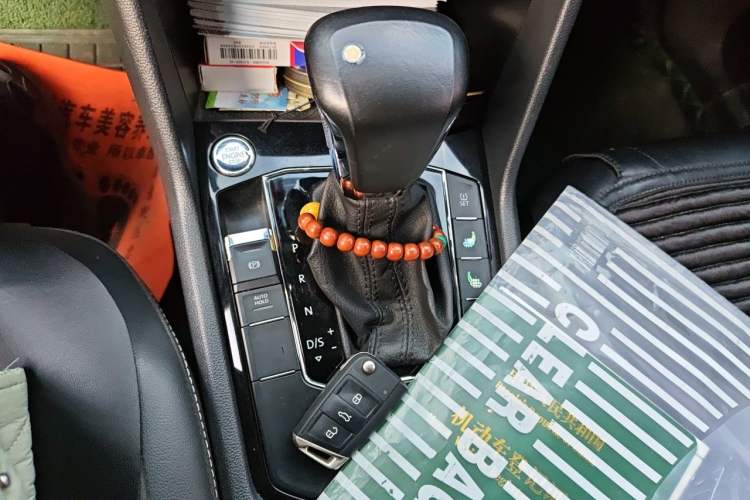 Used Volkswagen Tiguan L 2018 280TSI Automatic Two-Wheel Drive Comfort Edition Gear Lever