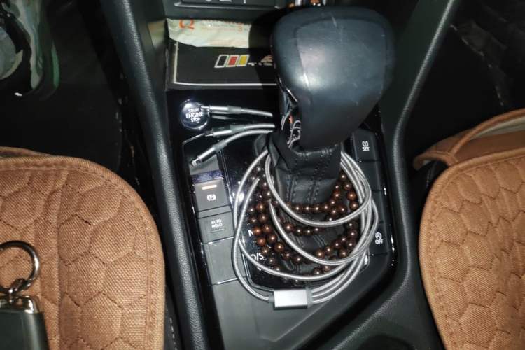 Used Volkswagen Tiguan L 2018 330TSI Automatic Two-Wheel Drive Luxury Edition Gear Lever
