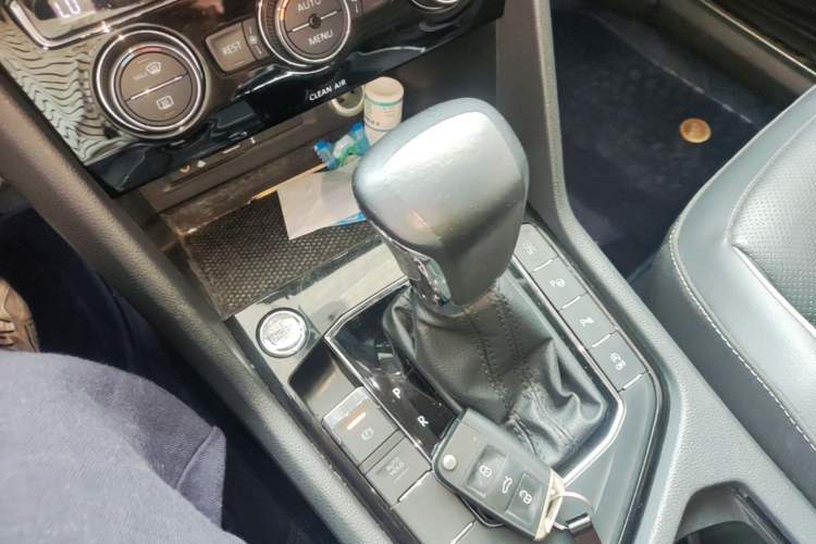 Used Volkswagen Tiguan L 2018 330TSI Automatic Two-Wheel Drive Flagship Edition Gear Lever