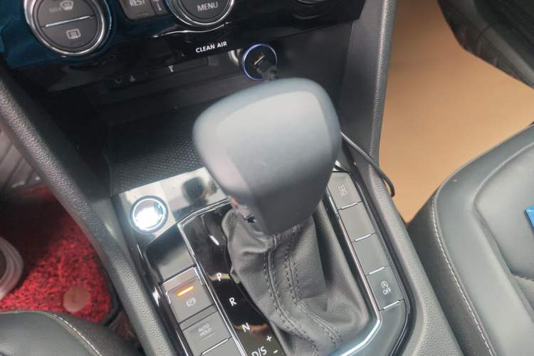 Used Volkswagen Tiguan L 2018 380TSI Automatic All-Wheel Drive Luxury Edition Gear Lever