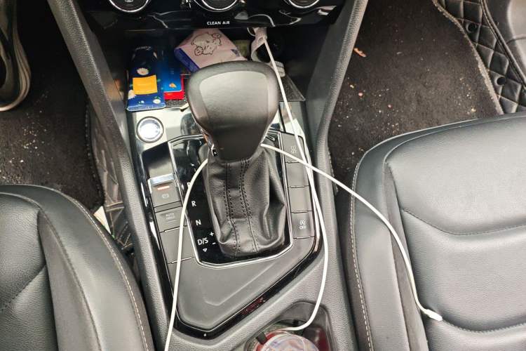 Used Volkswagen Tiguan L 2018 330TSI Automatic Two-Wheel Drive Luxury Edition Gear Lever