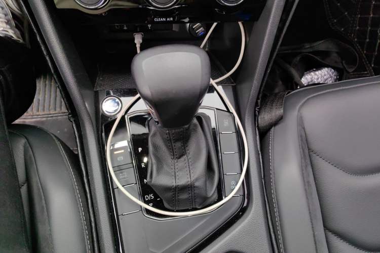 Used Volkswagen Tiguan L 2018 330TSI Automatic Two-Wheel Drive Luxury Edition Gear Lever