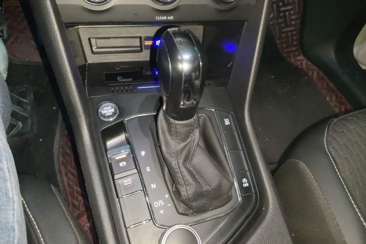 Used Volkswagen Tiguan L 2018 280TSI Automatic Two-Wheel Drive Comfort Edition Gear Lever