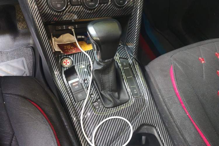 Used Volkswagen Tiguan L 2018 330TSI Automatic Two-Wheel Drive Luxury Edition Gear Lever