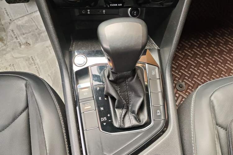 Used Volkswagen Tiguan L 2018 330TSI Automatic Two-Wheel Drive Comfort Edition Gear Lever